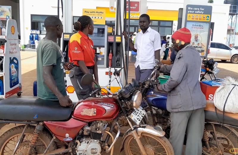Kenyan motorists dash to Uganda for cheaper fuel