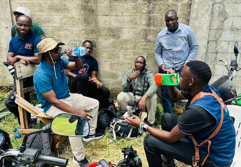 Journalists walk out on police over blockade at Tooro palace